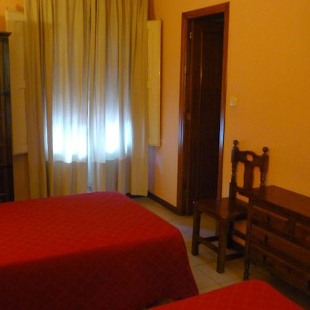 Hostal El Centro Huesca Chambre photo