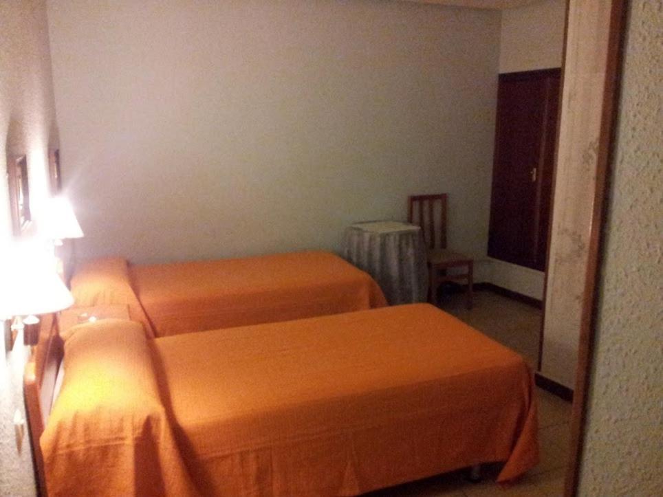 Hostal El Centro Huesca Extérieur photo