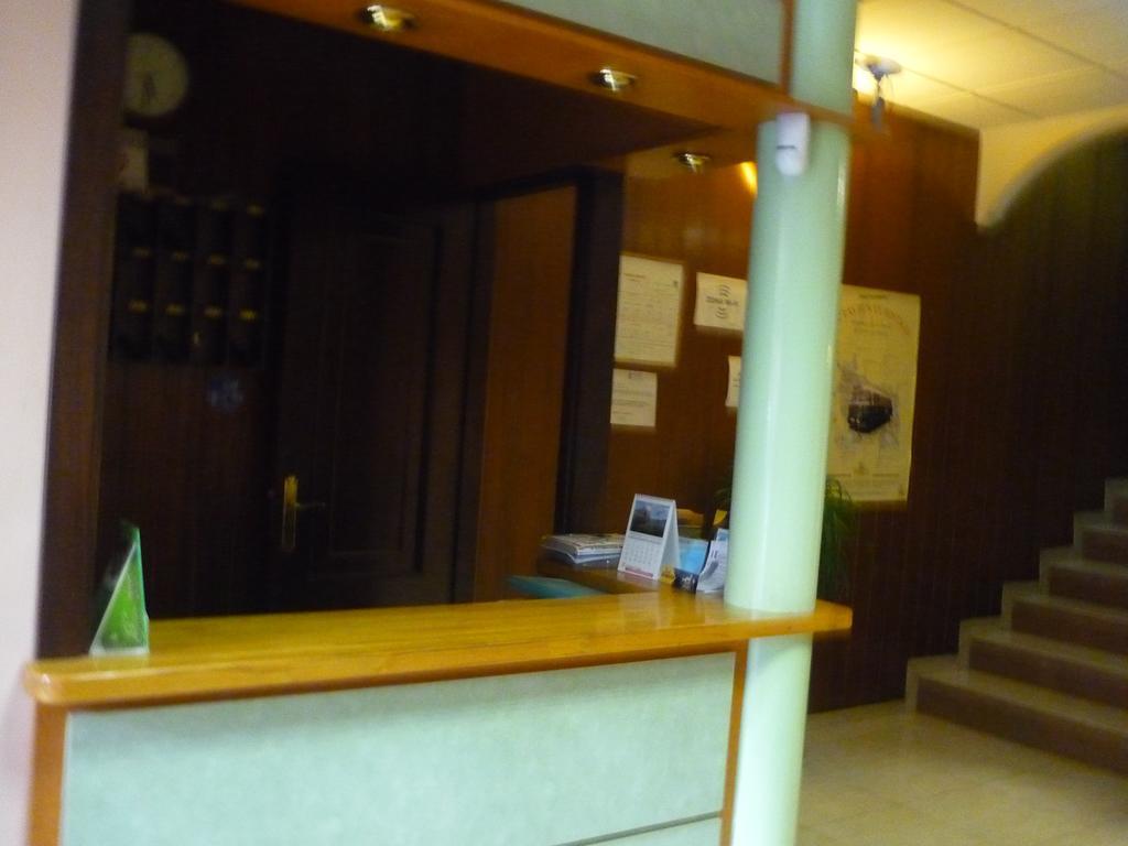 Hostal El Centro Huesca Extérieur photo