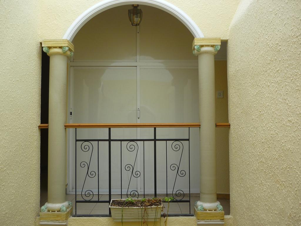 Hostal El Centro Huesca Extérieur photo