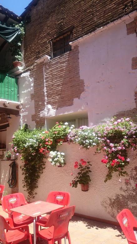Hostal El Centro Huesca Extérieur photo